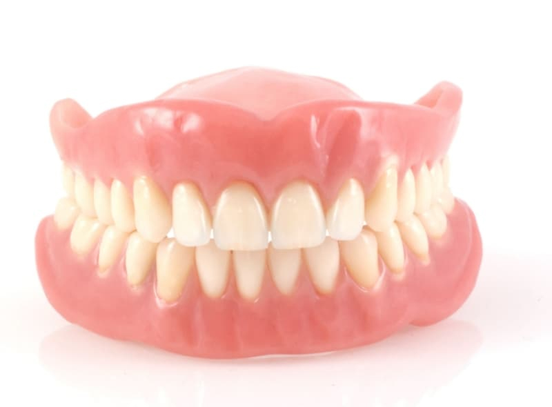 総入れ歯|池袋の歯医者・歯科「Lily Smile Dental Clinic」